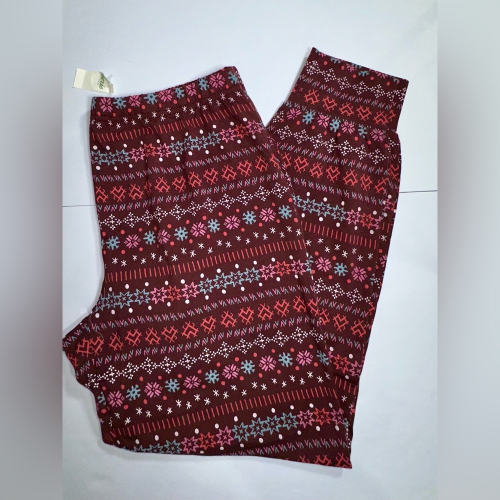 NWT AERIE geometric shapes leggings with‎ cuffed hems - medium